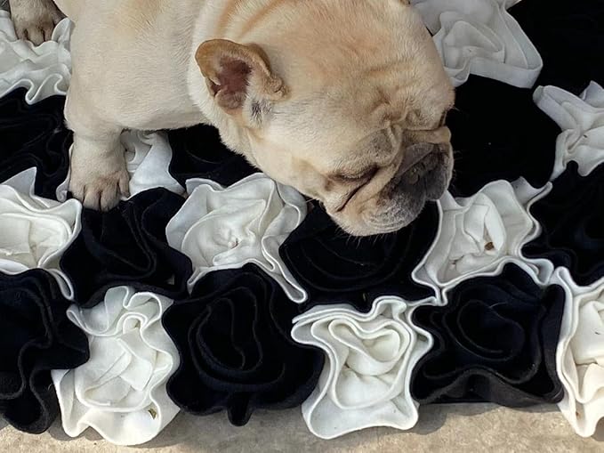 Snuffle Mat,Black and White Chequered Rose Design,Large Size,60x40cm,Washable Anti Slip,Big Tough for Large Dog Feeding mat, Food Puzzles, Sniffing and Snuffle mat